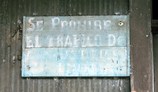 Chiloe2000Butalcuraanimalssign